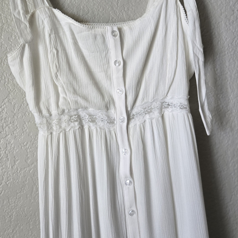 Elegant Bohemian Country Laced White Maxi Dress - Picture 4 of 14